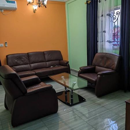 Residence 2K Studio Meuble-Chapelle Symbock-Gardien-Wifi-Location Vehicule Yaoundé Екстериор снимка