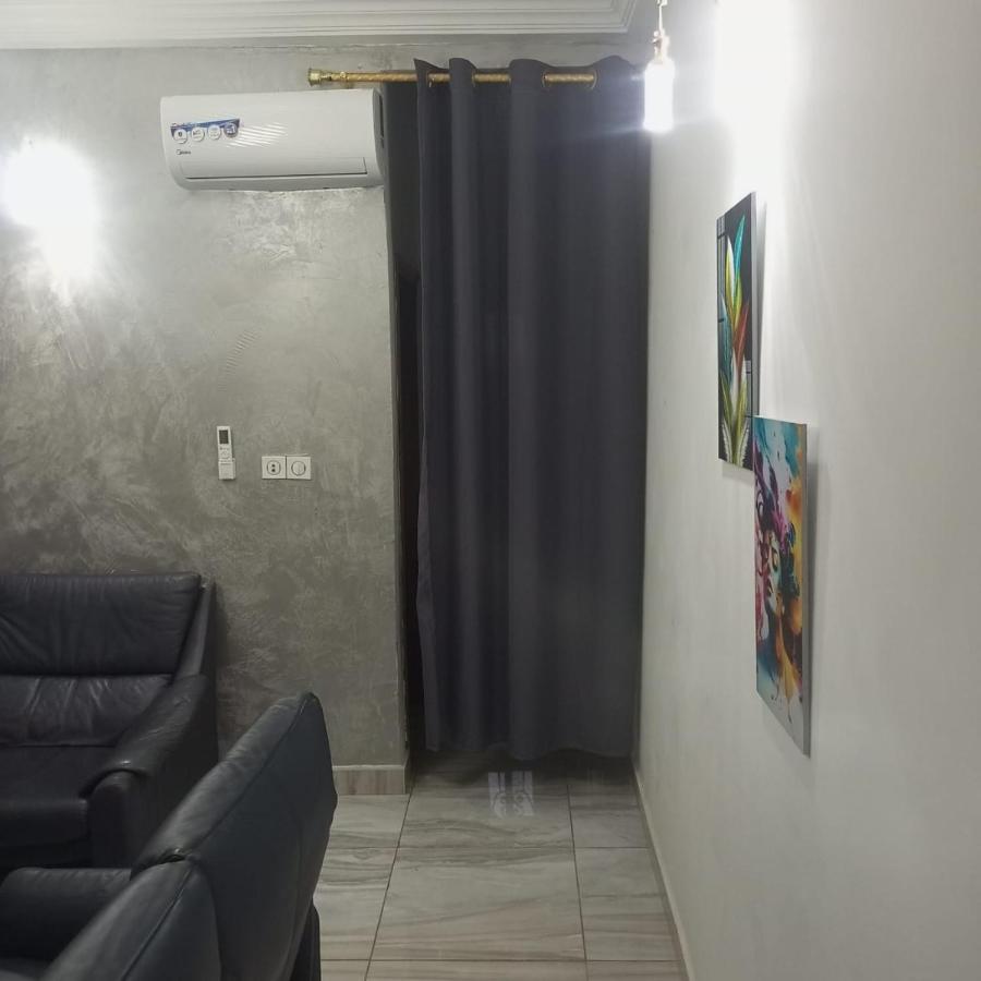 Residence 2K Studio Meuble-Chapelle Symbock-Gardien-Wifi-Location Vehicule Yaoundé Екстериор снимка