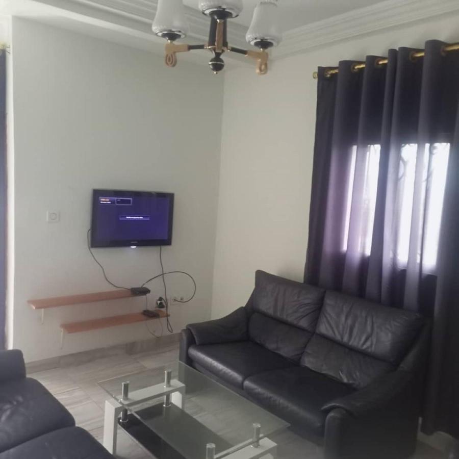 Residence 2K Studio Meuble-Chapelle Symbock-Gardien-Wifi-Location Vehicule Yaoundé Екстериор снимка