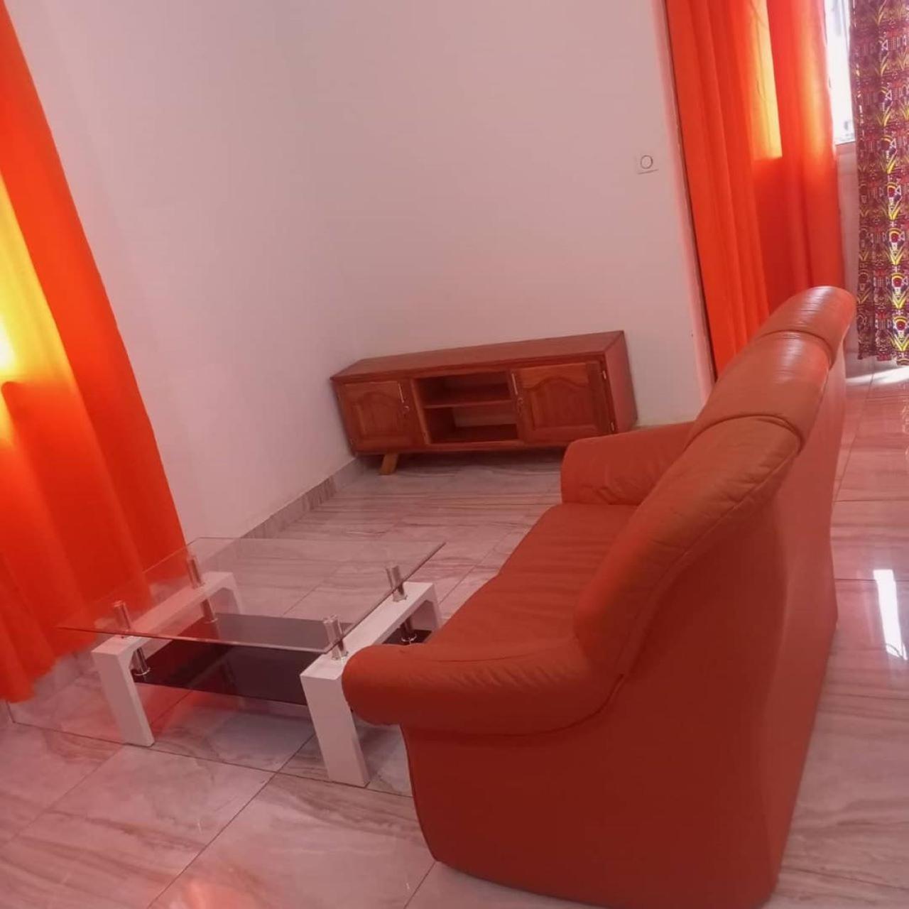 Residence 2K Studio Meuble-Chapelle Symbock-Gardien-Wifi-Location Vehicule Yaoundé Екстериор снимка
