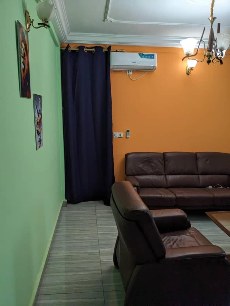 Residence 2K Studio Meuble-Chapelle Symbock-Gardien-Wifi-Location Vehicule Yaoundé Екстериор снимка