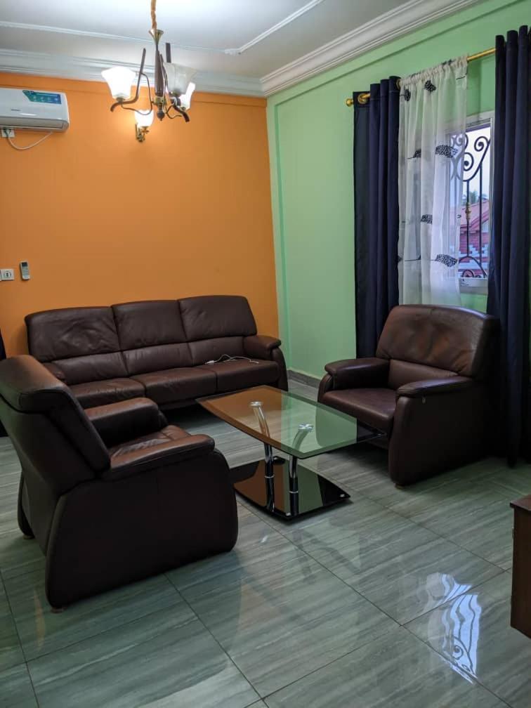 Residence 2K Studio Meuble-Chapelle Symbock-Gardien-Wifi-Location Vehicule Yaoundé Екстериор снимка